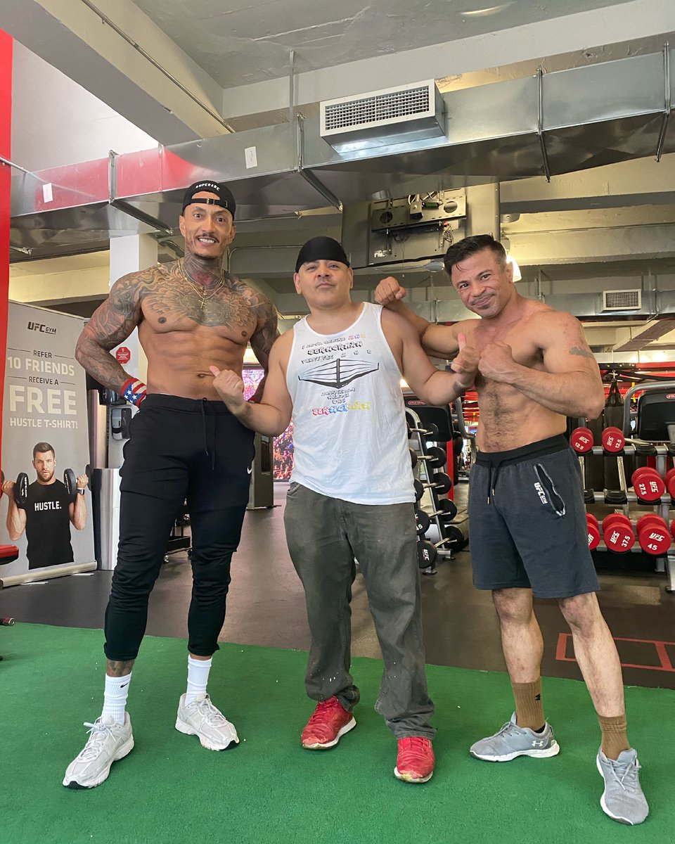 juanjeremy100's tweet photo. The #corneman about to recruit the #fantastic4 to #luchalibre #prowrestling 2 not pictured but they all great #workout #training #fitness beasts find them at @ufc @UFCGYM @UFCGymNYCSoHo #ufc #ufcgym #ufcgymnycsoho #ufcgymsoho in nyc #traindifferent #Salud #BREAKING #Trending https://t.co/oSkzfZlmIa