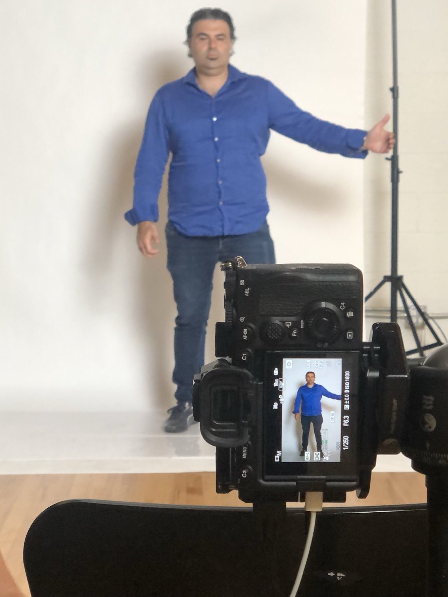 ProtoHologram's tweet photo. Just beamed our engineer from LA to ATL using the new PORTL 1-touch live BeamThere technology. Easy, just like making a hologram phone call. The Jetsons promised it, PORTL delivers it. #HoloPortation https://t.co/Z9cApLOGcl