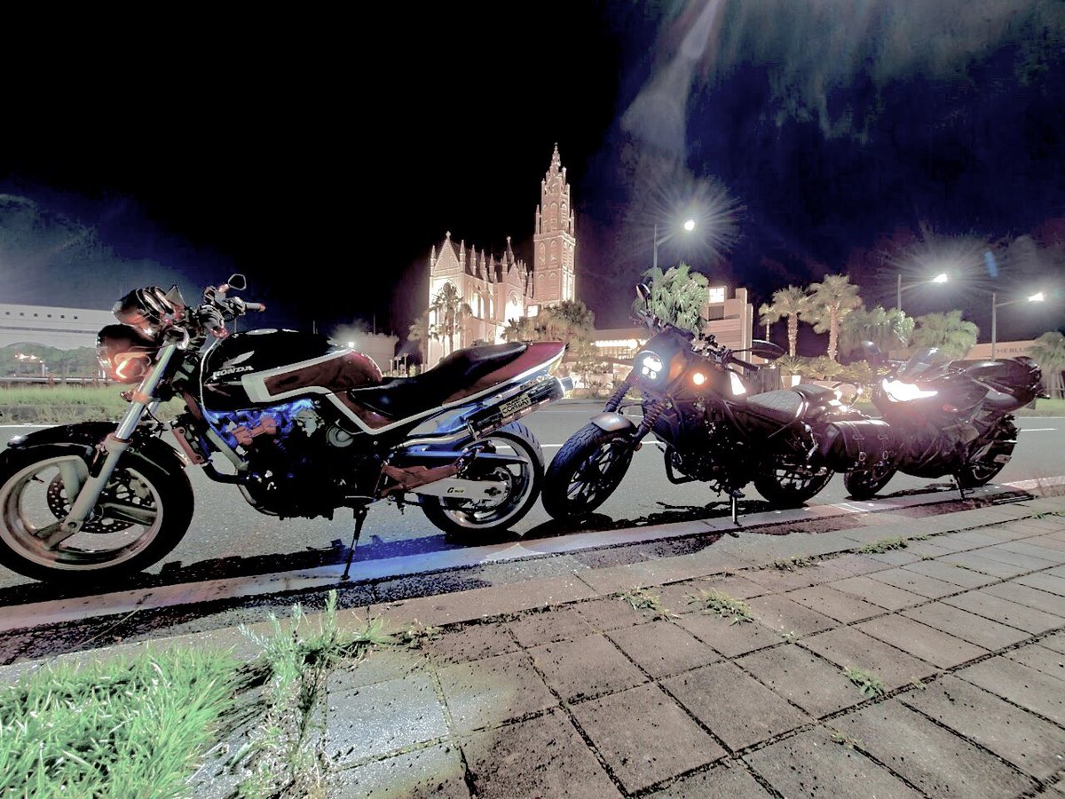 hs1012sy's tweet photo. Night touring https://t.co/VIt4lTzDqd