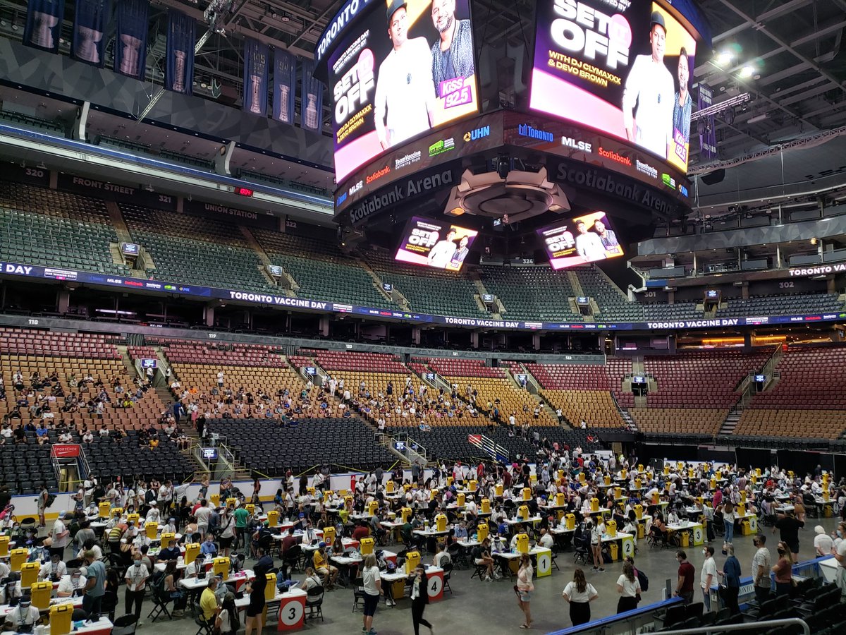 After the isolation and uncertainty of the last 15 months, the collective spirit at #TorontoVaccineDay is the perfect antidote!

Thanks to the increidble <a href="/MGHToronto/">Michael Garron Hospital</a>, <a href="/UHN/">University Health Network</a> and <a href="/cityoftoronto/">City of Toronto 🇨🇦</a> teams, and all the volunteers making it happen!

Kudos to <a href="/DJclymaxxx/">DJ Clymaxxx</a> for  awesome 🎧