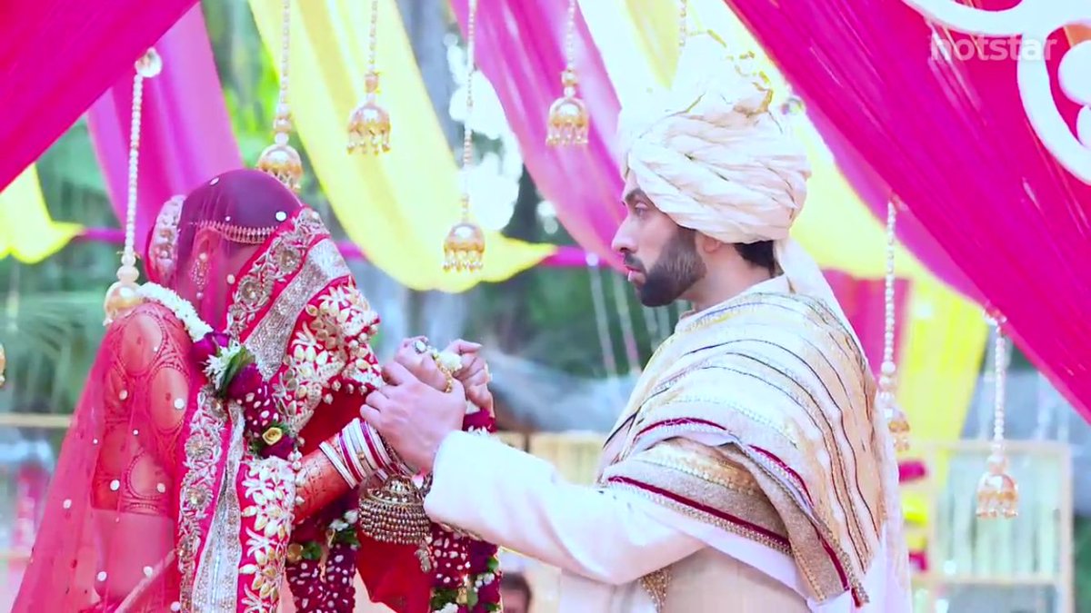 Marryy_stuart's tweet photo. From forced marriage to voluntary marriage...
#5YearsofIshqbaaaz #5yearsofShivika #Ishqbaaaz https://t.co/IFzGmZyA2s