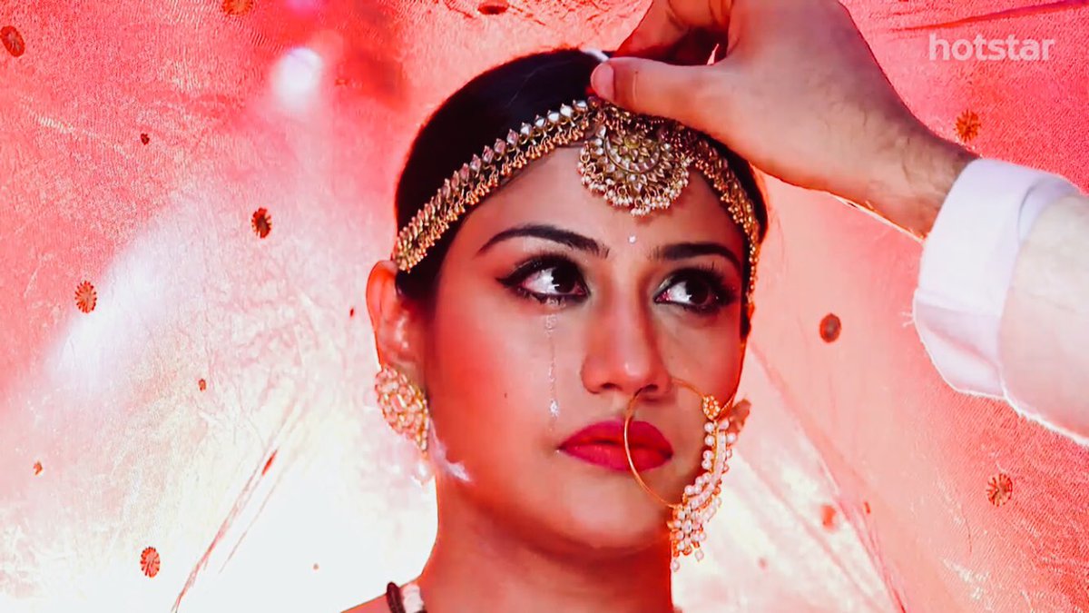 Marryy_stuart's tweet photo. From forced marriage to voluntary marriage...
#5YearsofIshqbaaaz #5yearsofShivika #Ishqbaaaz https://t.co/IFzGmZyA2s