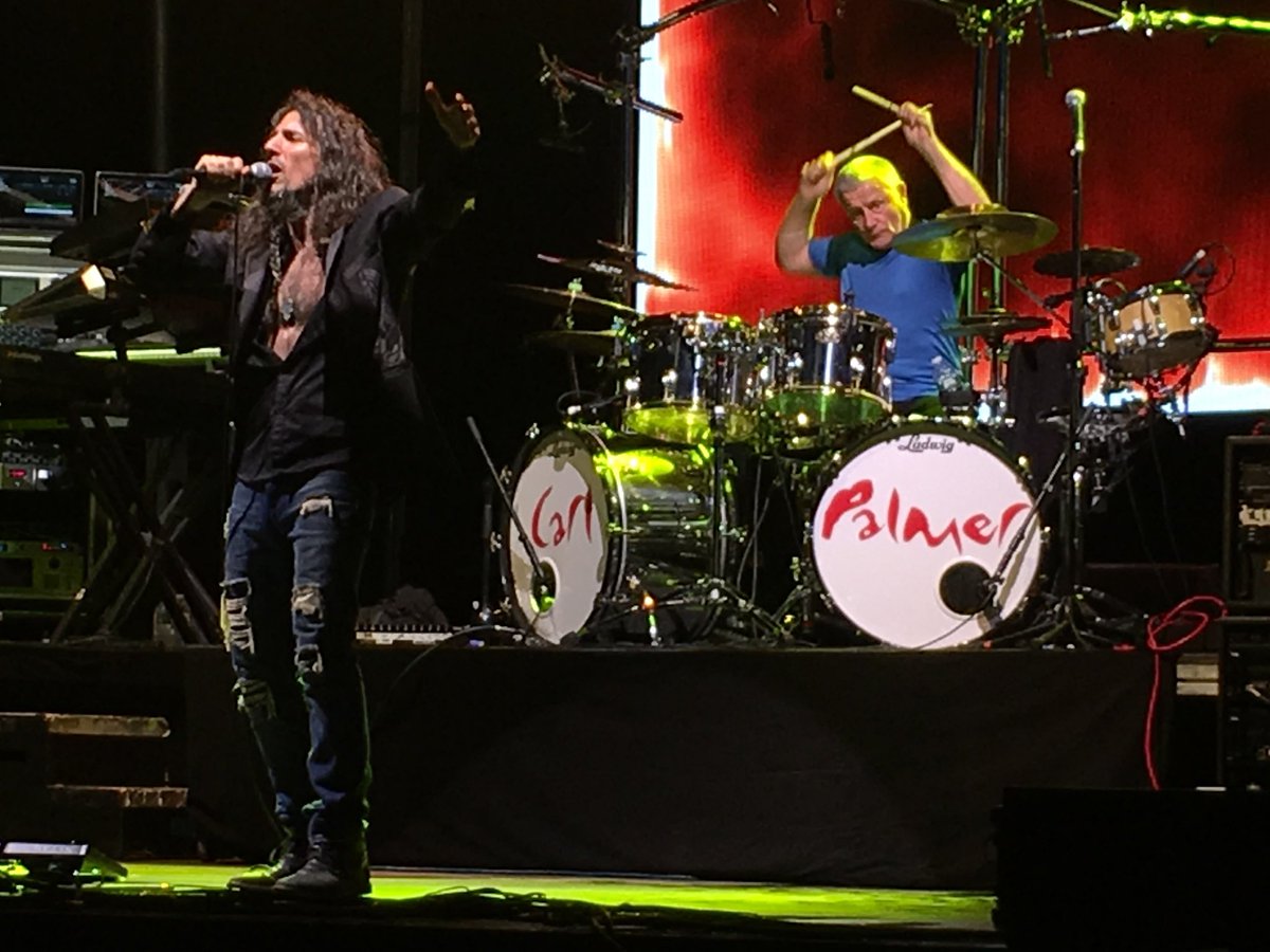 PeteDiPasca's tweet photo. @bumblefoot @asiageoff @originalasia @BumblesHotSauce @yesofficial Echo Geoff’s comments. Ron is a true professional. Saw them play 6/30/19 in E. Providence, RI in a horrendous rainstorm that threatened to cancel the outdoor show but the band played on. Met Ron afterwards, nice guy. Ron: Didn’t realize we both grew up on SINY! https://t.co/D1TbTuaU0U