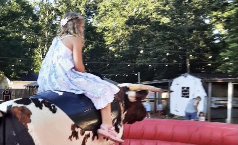 BBBSShelby's tweet photo. We had an amazing time with so many of our friends and supporters last night! Thanks to all who made “Big Night on the Farm” a success. Let’s do it again next year! #BigBrothersBigSisters #Mentoring https://t.co/0S7Es2V8Qk