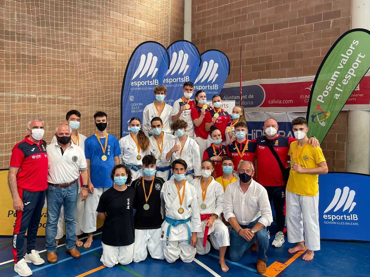 🔝Ayer se celebró, dentro del Mallorca Karate CliniC el campeonato de kata y kumité.
💫97 karatekas de las categorías cadete, Junior y Sub-21 del propio Clinic, de las autonomías y de clubes baleares que han dado un gran nivel al evento de la <a href="/fkib/">saisamon</a> y la RFEK.
<a href="/amarqueomor/">Antonio M. Marqueño</a>