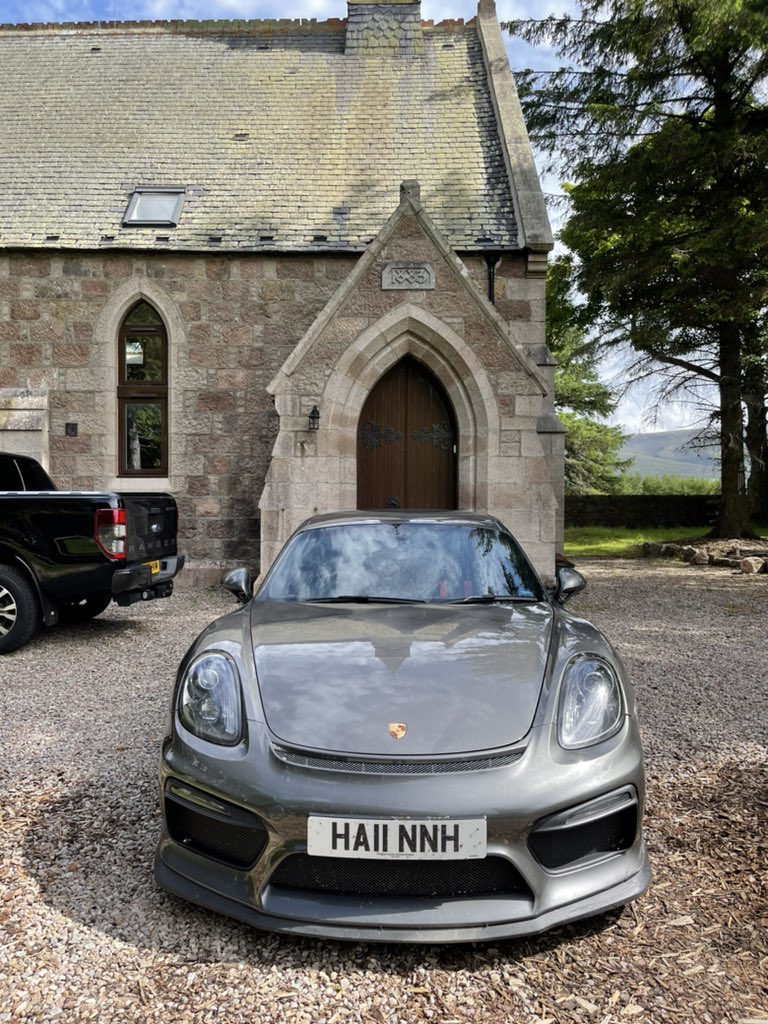HA11NNH's tweet photo. He’s had a great time #madenewfriends and killed lots of midges too 😂😂 https://t.co/qVqlJ4FIRu