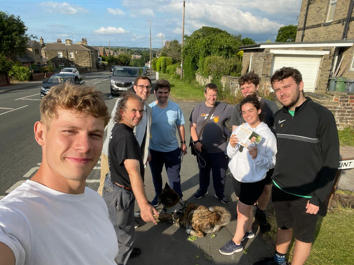 RebeccaTurnerLD's tweet photo. Had an absolutely fabulous time campaigning in the #BatleyAndSpen by-election for @tomgordonLD. Good luck on Thursday! 💛 https://t.co/T6rAruqEaP