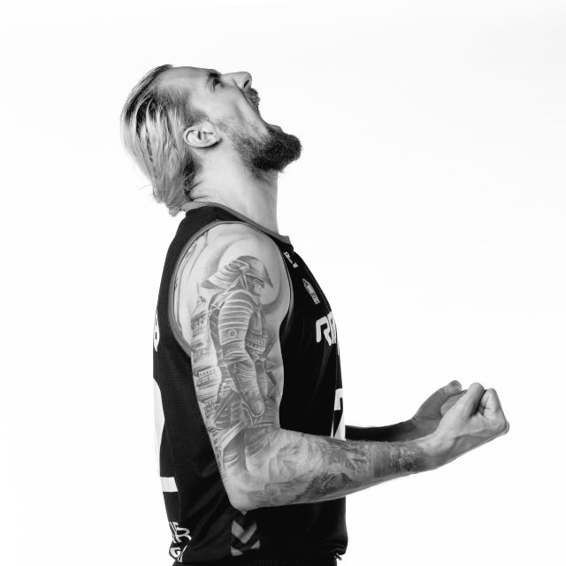 fe67fec6bcae46c's tweet photo. Ya lo adelanto @alfonsoherran para As y lo confirma hoy @chemadelucas nuestro Basajaun @OBalvin se nos marcha a Japón. Muchisimas gracias "Ander"
Esta siempre sera tu casa. #AlwaysMiB https://t.co/aEcORQk1CJ