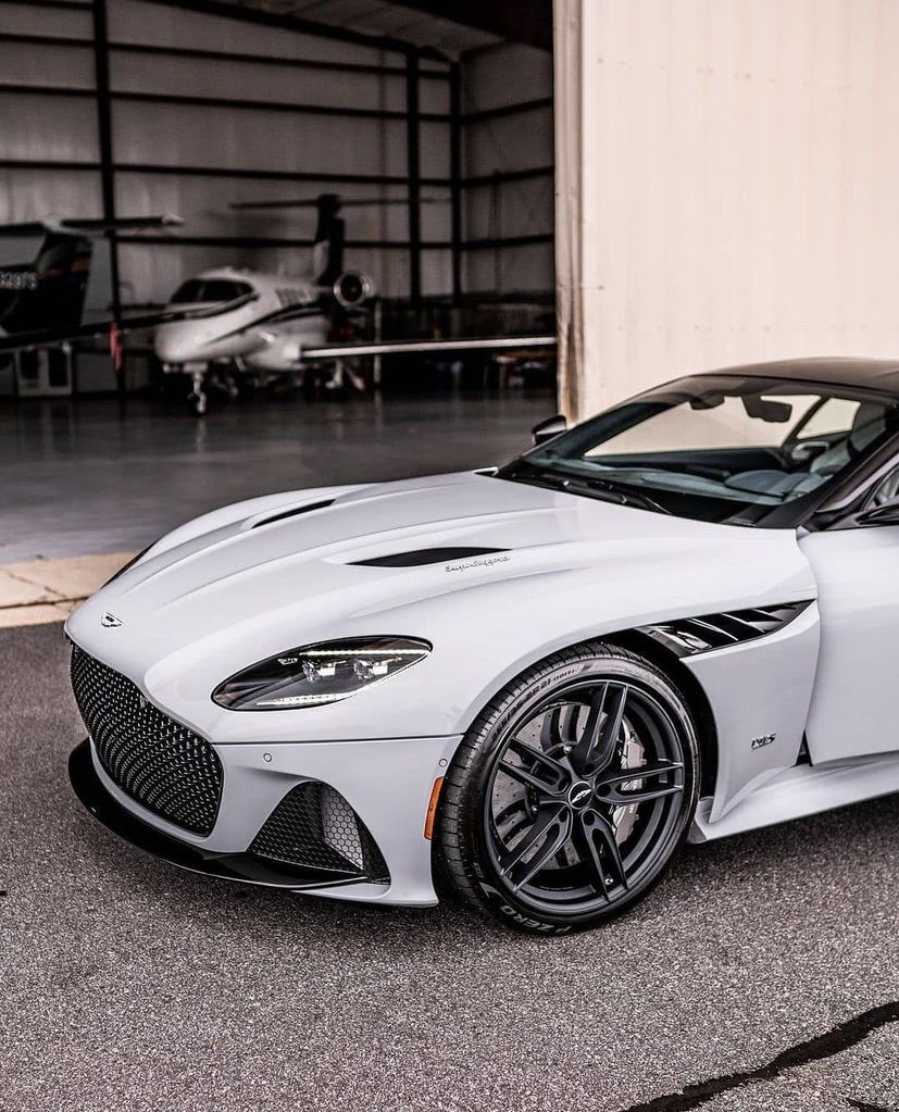 LuxuryCars365's tweet photo. Aston Martin DBS Superleggera 🕊 https://t.co/vURTFvDs4i