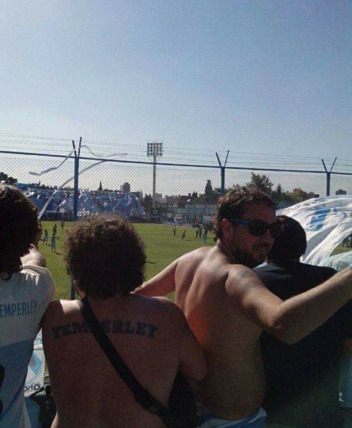 Será que el profeta <a href="/BelelliMarcelo/">Marcelo Belelli</a> tiene antecedentes de violencia. Barrabrava en <a href="/TemperleyOK/">Club A. Temperley</a> y sindicalista en <a href="/ateprensa/">Prensa ATE Nacional</a>...
Doña <a href="/ptambu/">Paola Tamburelli</a> se pelea con el marginal Aeronáutico...
<a href="/Gaby_Logatto/">Gabriela Logatto</a> <a href="/marielalo_/">Mariela Lopez</a> <a href="/DoinoJonatan/">Jonatan Doino</a> <a href="/MercedesCabezas/">Maria Mercedes Cabezas</a> <a href="/diego_domi/">Diego Dominelli</a> <a href="/PyCirco/">Pan y Circo</a> <a href="/MolestaMoska/">Moska.molesta</a>