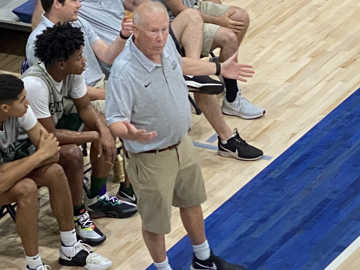 BigShotsGlobal's tweet photo. High school coaching legend. 
@CoachJ1977 coaching them up at #NCShowcase https://t.co/MeZZhlaKHu