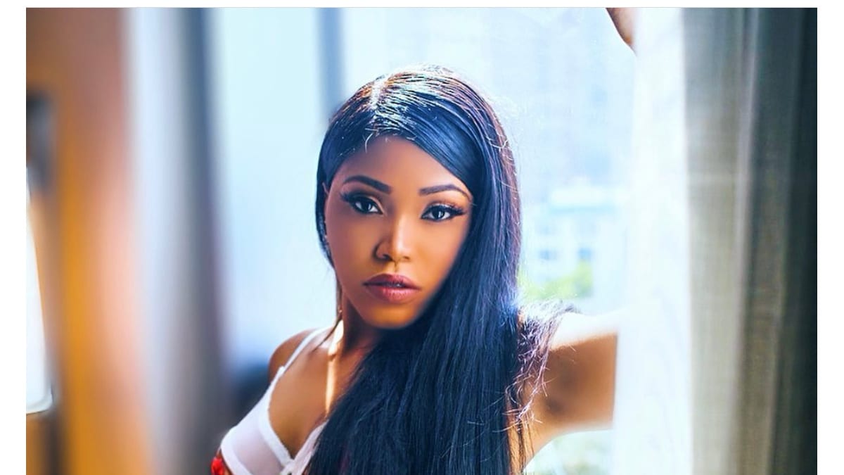 StaticDive's tweet photo. Ria Rania is a Jamaican/American rapper, singer, actress, model and former beauty queen based in Florida. Check out her latest video “Oh Nah” at The Static Dive #rap #trap #hiphop #flrap #jamaica #deepindie #blogger @iamriarania
https://t.co/fH3eZUnfHd https://t.co/xKpjGjUklq