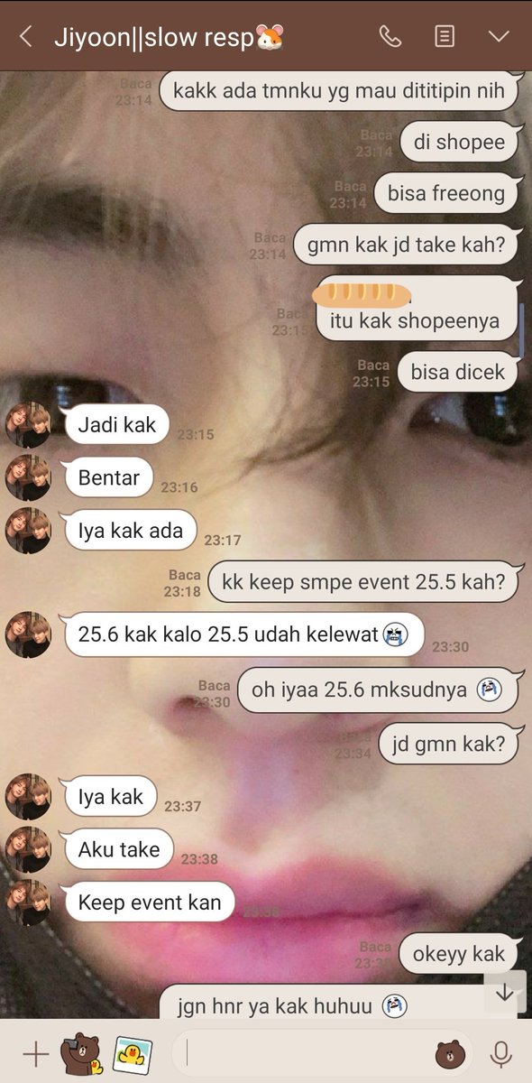 taebeariess's tweet photo. HELP RT‼️
Jadi aku baru aja kena hnr, dia booked pc suga ld be delux sw dan katanya mau booked smpe event shopee 25.6 tp sampe skrg ga ada kabar alias HNR!
sblumnya maap klo brantakan, karna ga prnh buat tweet kyk gni😭
nih chat nyaa, awalnya aku dah agak curiga sm ni anak setan https://t.co/XPih4jSEZ8