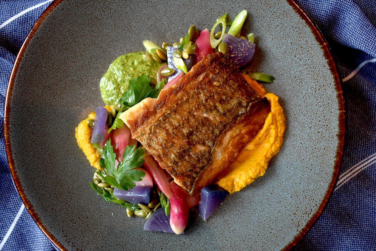 Shaya restaurant combines Israeli staples with Southern flavors and modern techniques, striking a balance between innovation and tradition. The contemporary menu reflects the evolution of Israeli food and celebrates the abundance of Louisiana restaurantweekneworleans.com/restaurants/sh… #RWNO