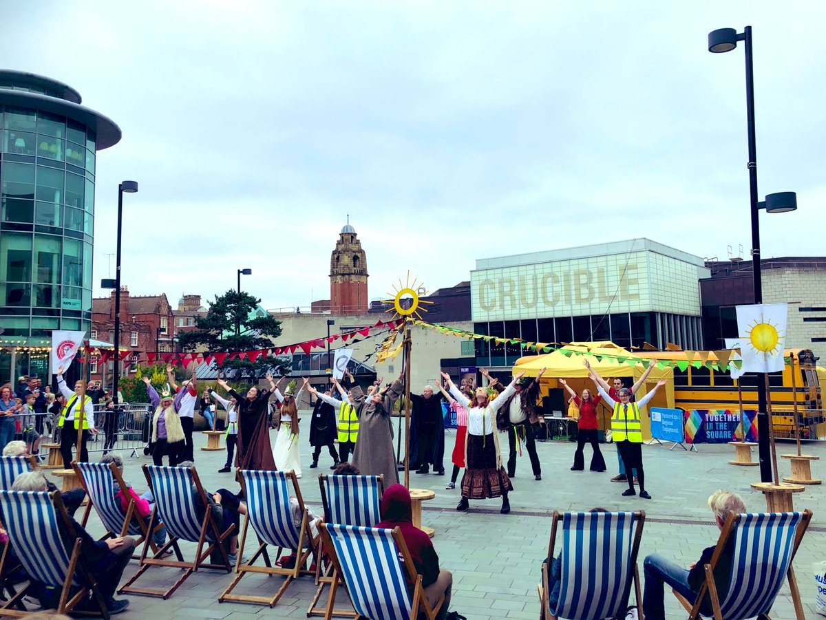 johnjtomlinson's tweet image. This is the time, this is the place.

Sheffield People’s Theatre close #TogetherInTheSquare with over 250 people enjoying. 

What a weekend! ☀️🎭👌
