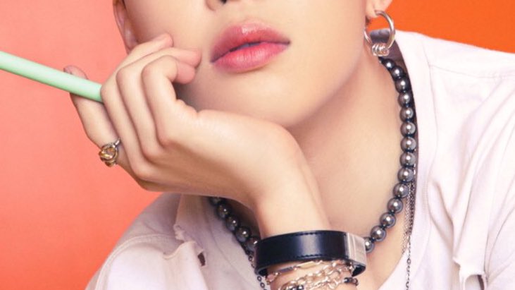jmnsource's tweet photo. JIMIN’S A FASHION ICON https://t.co/MiRAPKFEWh