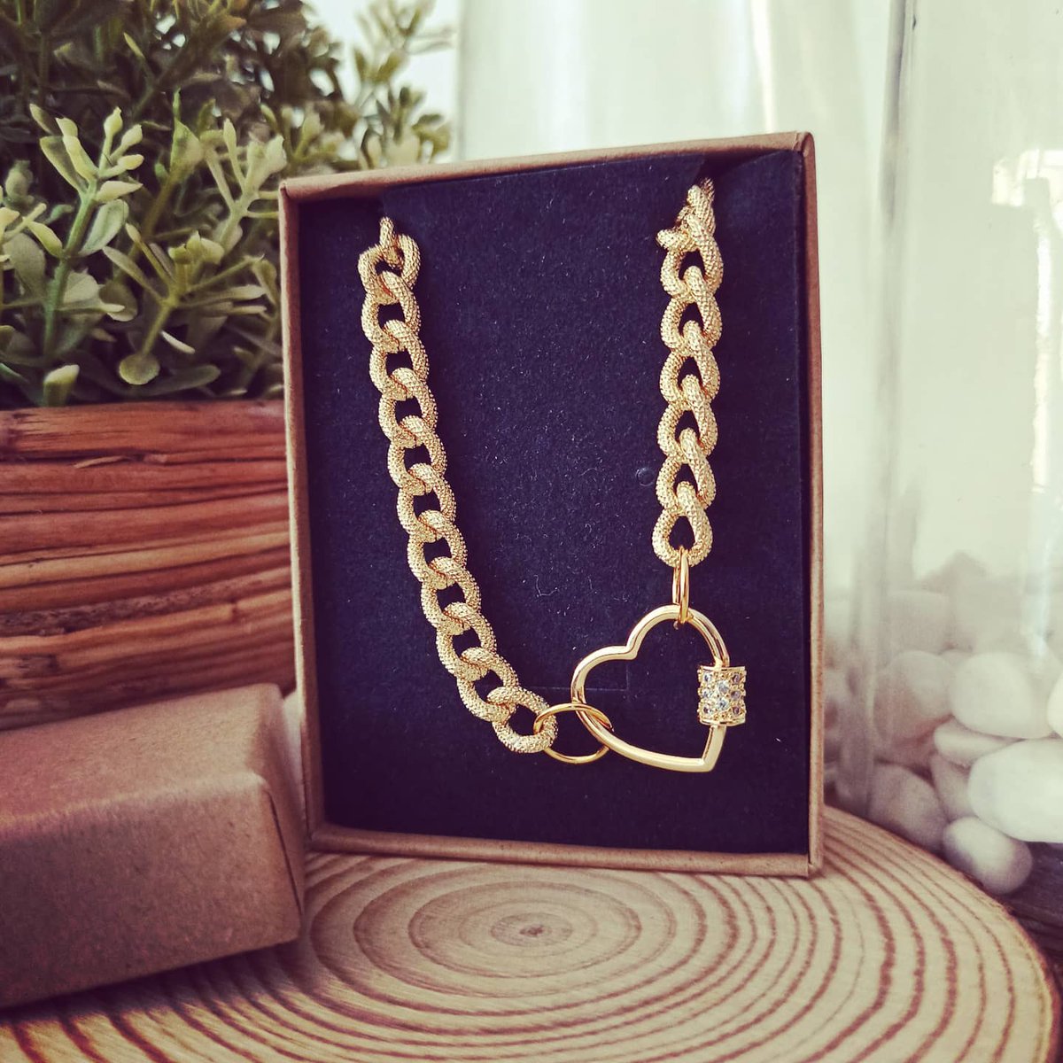 JewelryRl's tweet photo. OMG 😱

Igual de sencillos que de espectaculares. Sólo hay uno de cada así que si lo quieres... Ya sabes 

#collar #necklace #golden #trend #trending #tendencia #dorado #corazon #mosqueton #heart #carabiner #joyas #jewels #etsy #etsyseller #etsyshop https://t.co/9w5vuVWpXK