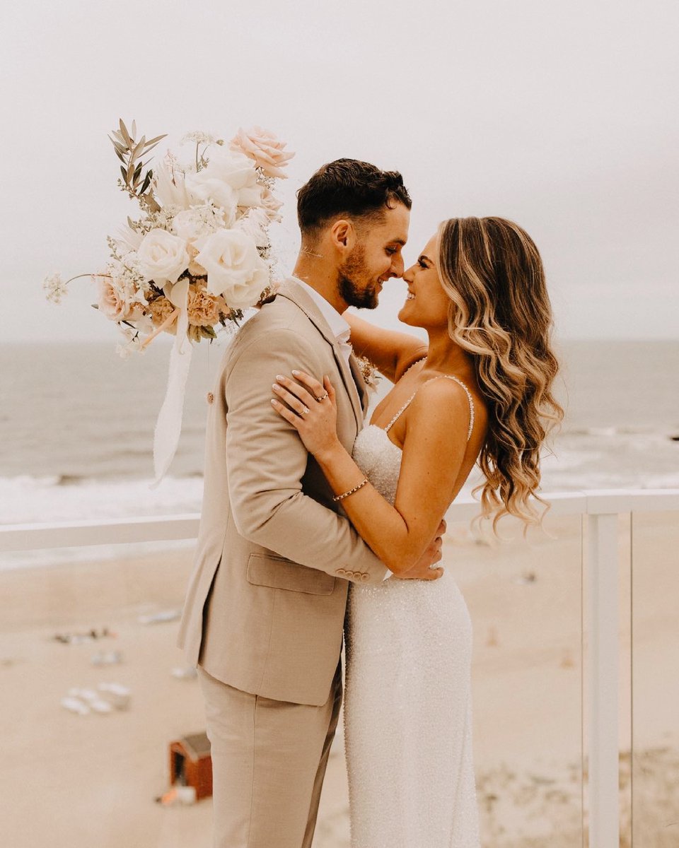 There’s no place like the High Crest event space to host your next celebration. Visit waveresortevents.com for more information. 
📸: Hannah Darcy