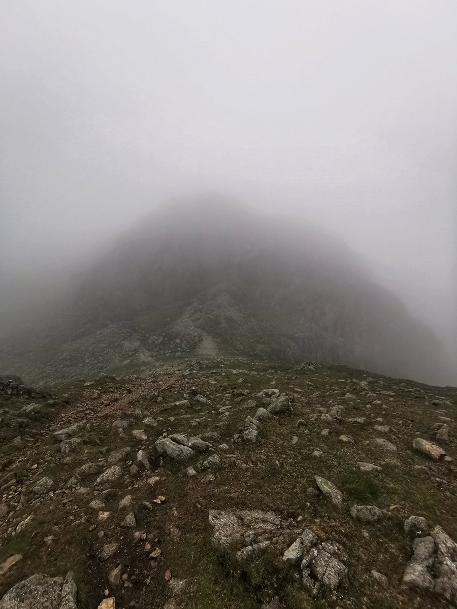Cracking day out on a solo Cumbria Traverse. Will be back to to give it another run. What an adventure.

#laceupturnup #dchcoaching #kongrunning #dirtbagrunners #ukrunchat #ultrarunning #lakedistrict #lakediatrictnationalpark