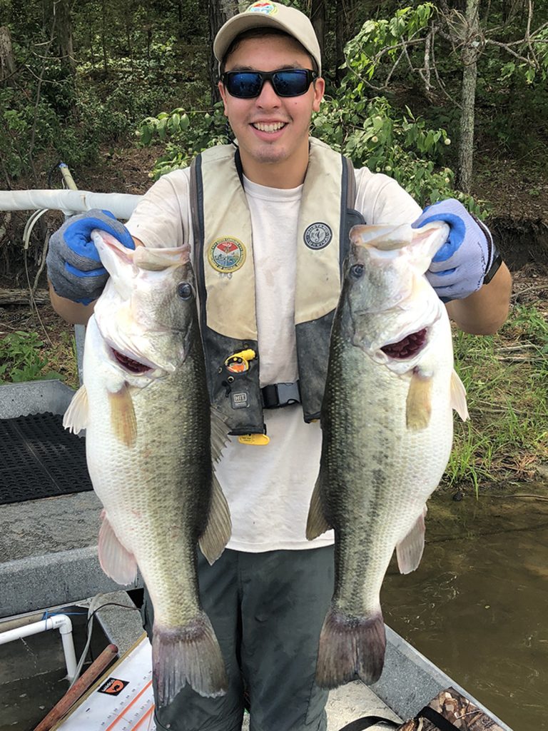 This week Anders Halverson interviews Zach Crum. Zach is an avid listener of the podcast which, in a roundabout way, led to him finding his Master's degree position. Listen to this episode to learn how and more about one of our new hosts Zach! fisheriespodcast.podbean.com/e/126-meet-new…