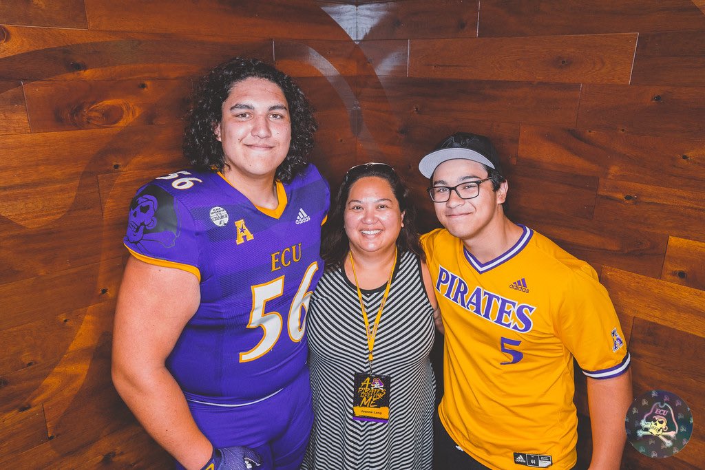 ethanlang56's tweet image. Happy Birthday Momma!! I’m going to Greenville!! Thank you to all of my coaches who helped me get here and all of the coaches who told me I couldn’t!!