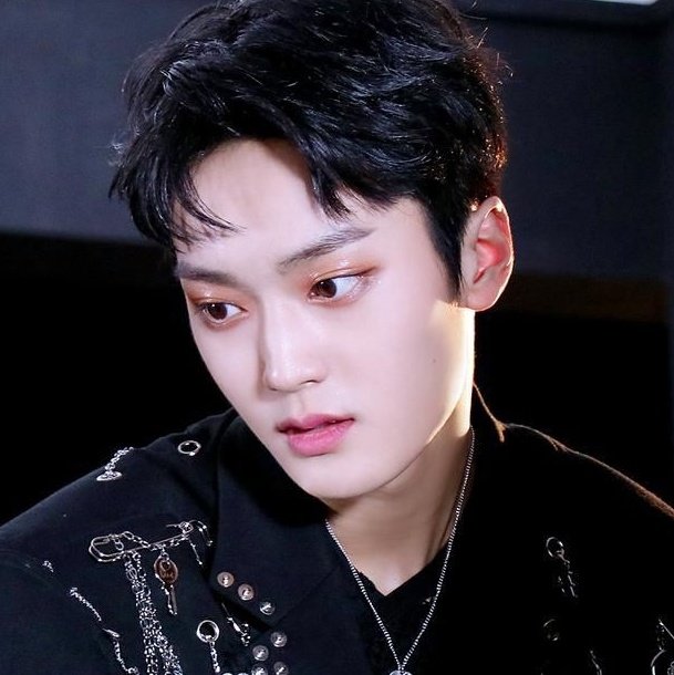 taeypoet's tweet image. creo que no supimos apreciar a taeyoung en bad habits lo suficiente