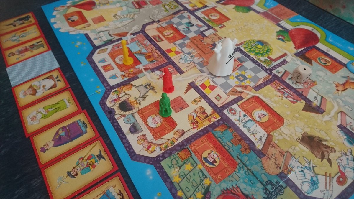 MissBayBee_de's tweet image. #MicroMacro kann man übrigens super auf einer Tischtennis-Platte spielen 😉😍
Dieses Wochenende mal Senioren und Kleinkinder mit dem Spiel konfrontiert: Für beide Parteien ist der Maßstab zu klein🤷‍♀️😂
Der Klassiker #WerWars geht richtig gut mit der 3,5 Jährigen 😍
@spielwiese