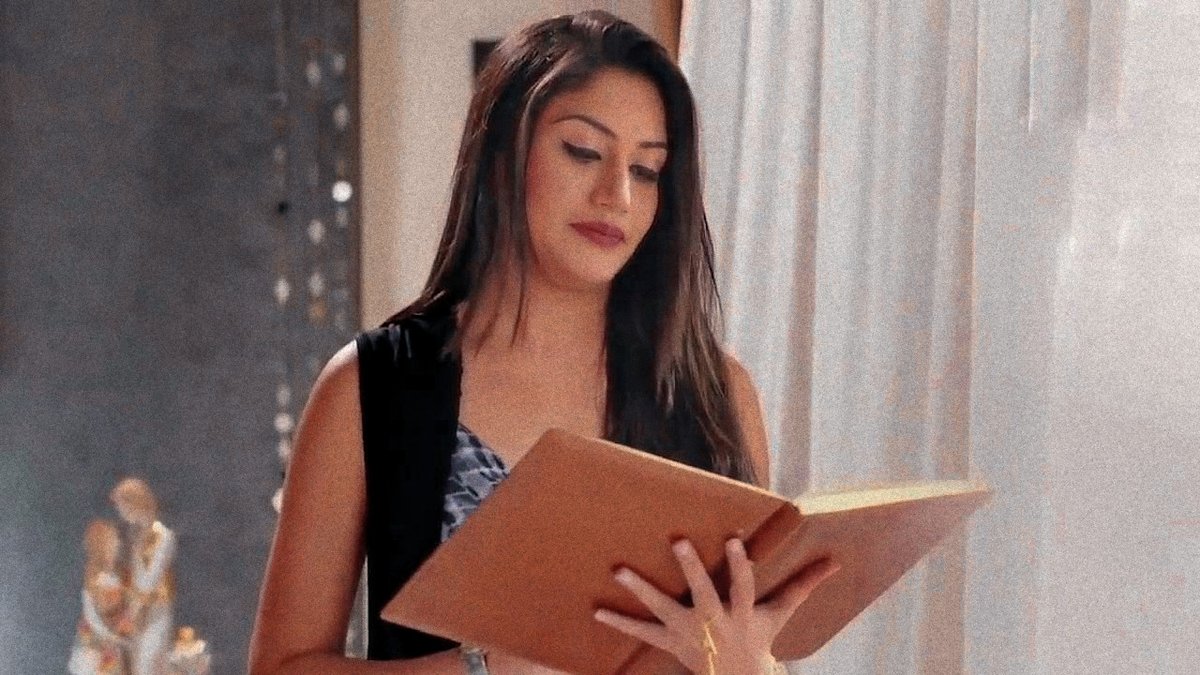 Last tweet for the trend:

Sirf Annika ki Ishqbaazi❤
Thanks to all Sc ians for trending Annika and celebrating her 5th year! 

5years Of Annika
#AnnikaKeKhidkitod5Saal