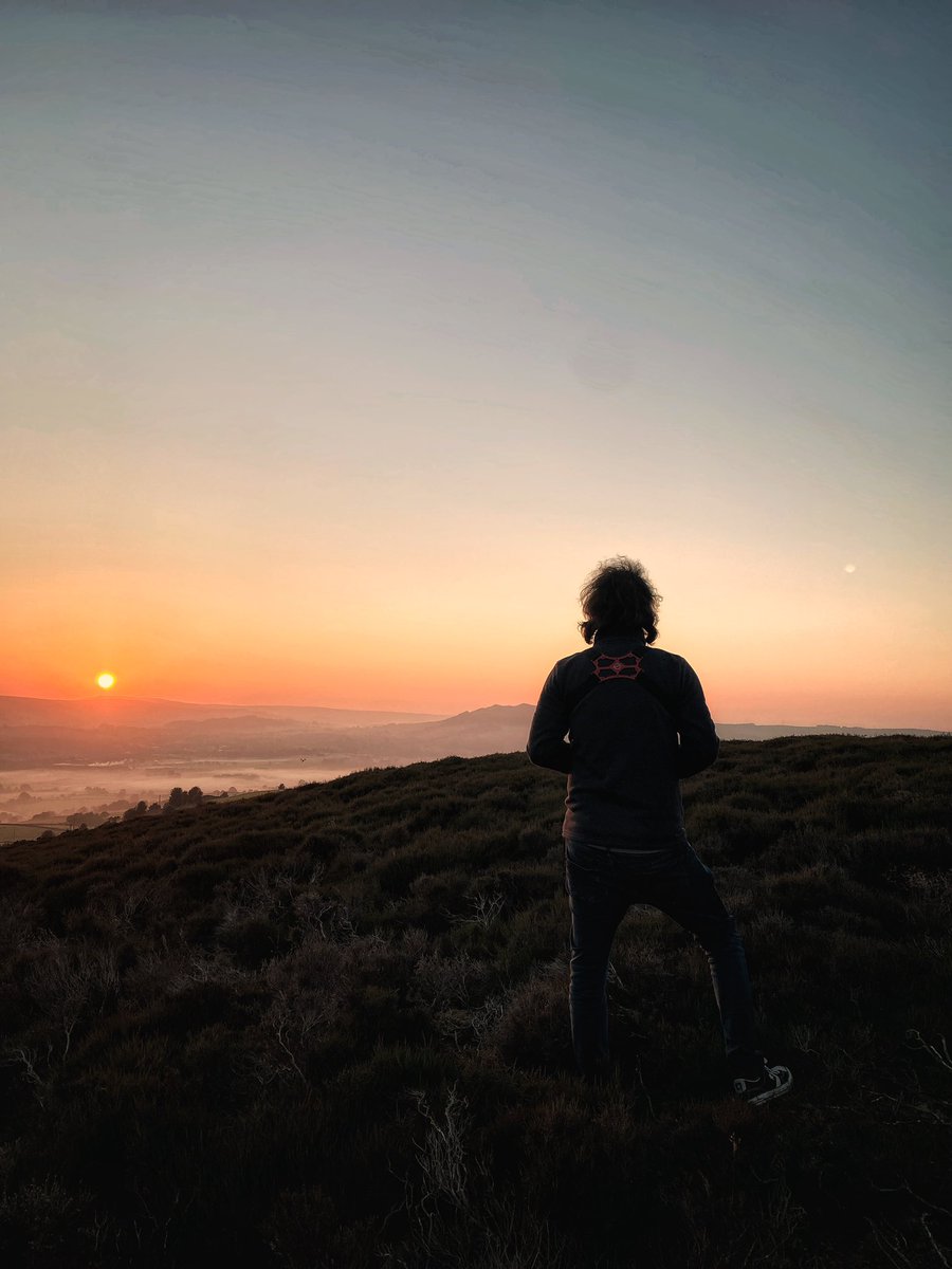 What a time to fly…
.
#aerialphotography #aerialfilming #skyoptics #dronefilming #drone #drones #yorkshire #broughton #running #run #outdoors #landscape #dronelife #dronepilot #droneart #dronegear #marketing #dronestagram #dronevideo #droneshots #dji #inspire2 #prores #sunrise