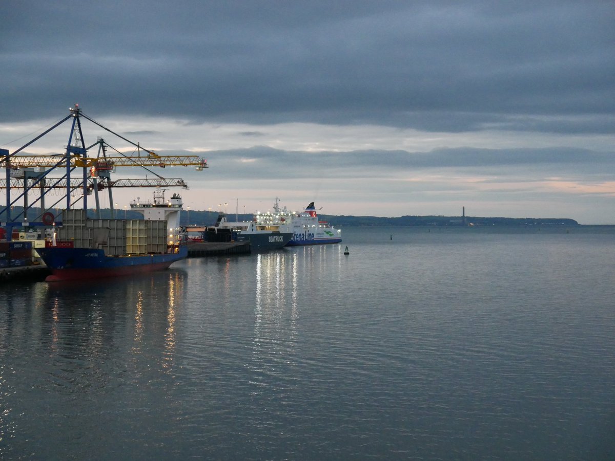 Flies on tour. All set for 3 weeks of #pollination fieldwork in the garden of England, Kent.