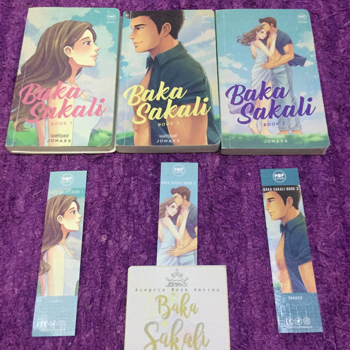 xiuminplease's tweet photo. wts lfb 

cls set, sealed until trilogy batch 4, signed baka sakali and worthless

bilhin niyo please 🥺 all are with freebies and negotiable prices

jonaxx cls ut ph wattpad https://t.co/tYMbfjAz4e