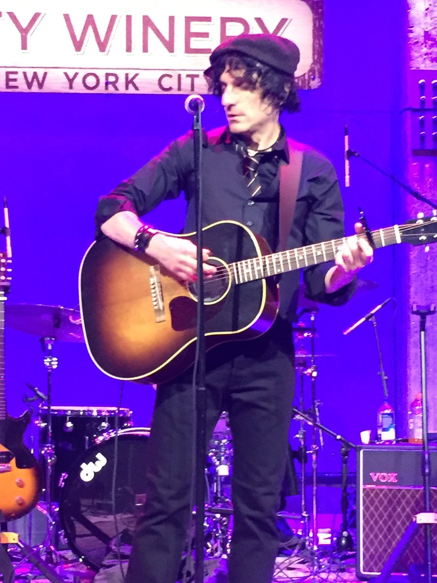 GeorgeGean's tweet photo. @MVZaGoGo @jesse_malin Taken by my friend while I was getting out of Jesse’s way https://t.co/bzMKHRN6F9