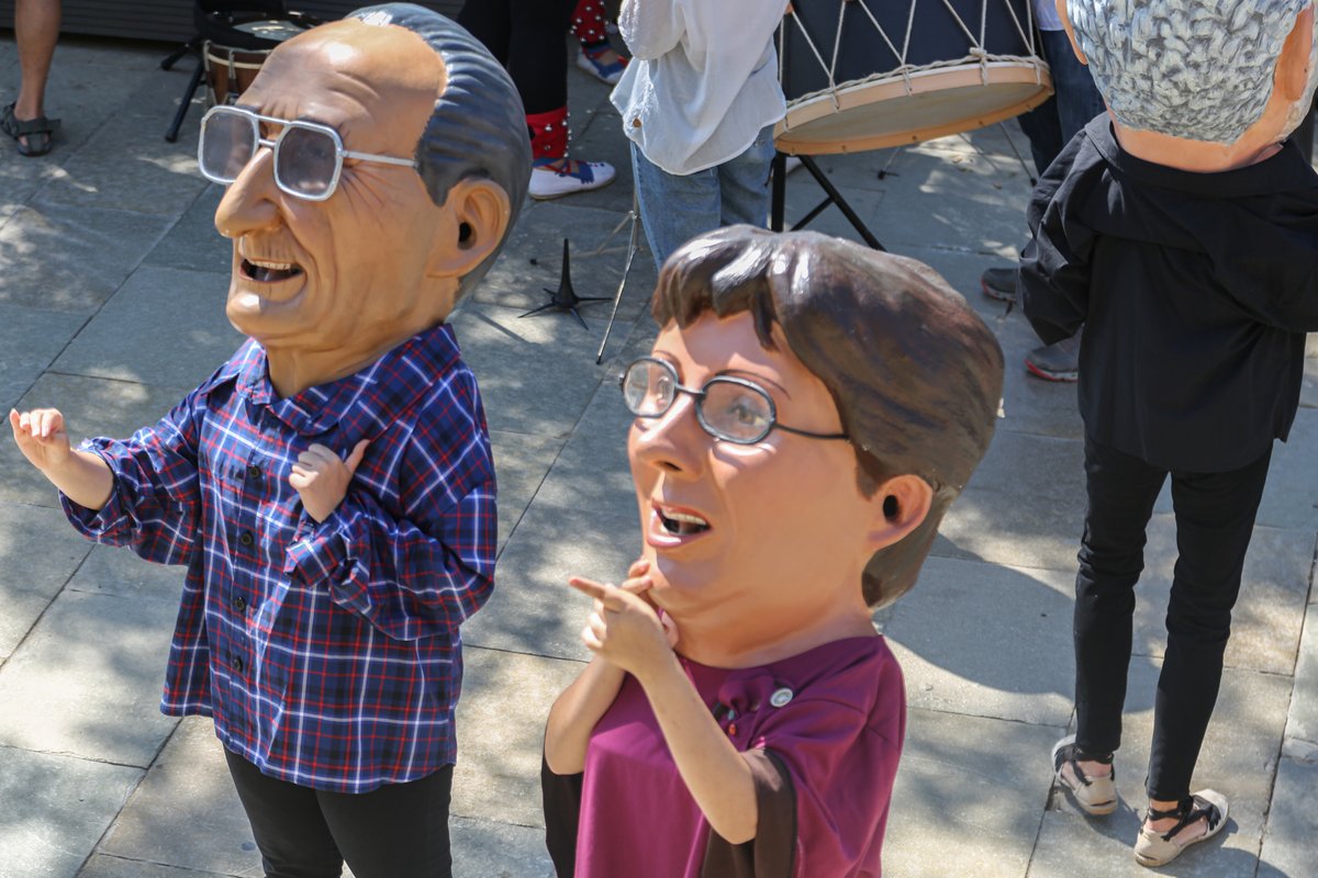 Ball de caparrots i capgrossos i X Trobada de balls i entremesos d'arreu de #catalunya #santcugat #festamajor #barcelona