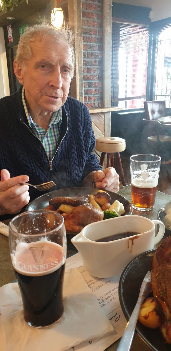 NEWCASTLECITYU1's tweet image. Welcome to bar 93/302 @MerchantsTav today Im with @cakesbykatie204 , my cousin and my Granda. Weve come for Sunday Dinner. I was amazingly surprised how good it was. Selection of beer was good as well #willcomeback #allthebars #stpetersbasin