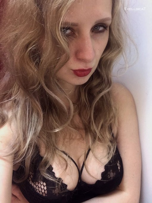 My regular #selfie before #Sundayschool 😘 what do you usually do on Sundays? Comment below 👇 https://t<a href="/tag/selfie"class="tags">#selfie</a><a href="/tag/sundayschool"class="tags">#Sundayschool</a>