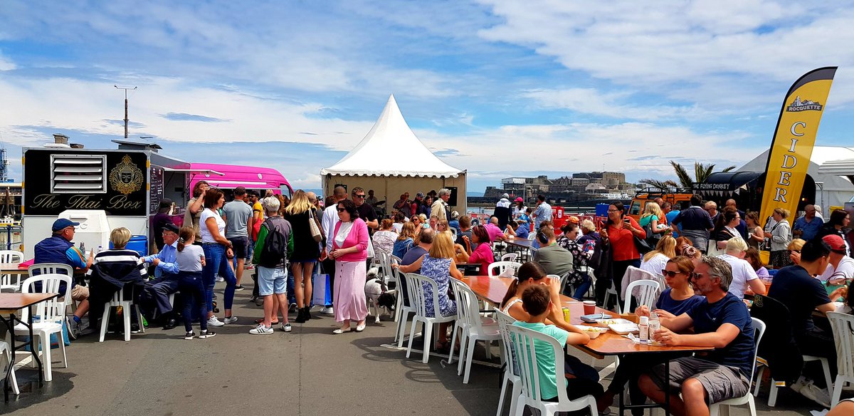 bestofguernsey's tweet photo. Great to see town buzzing & the sun shining βοΈ for another busy Seafront Sunday
#seafrontsunday
#bestofguernsey #Guernsey #buylocal https://t.co/uO37bek9J2