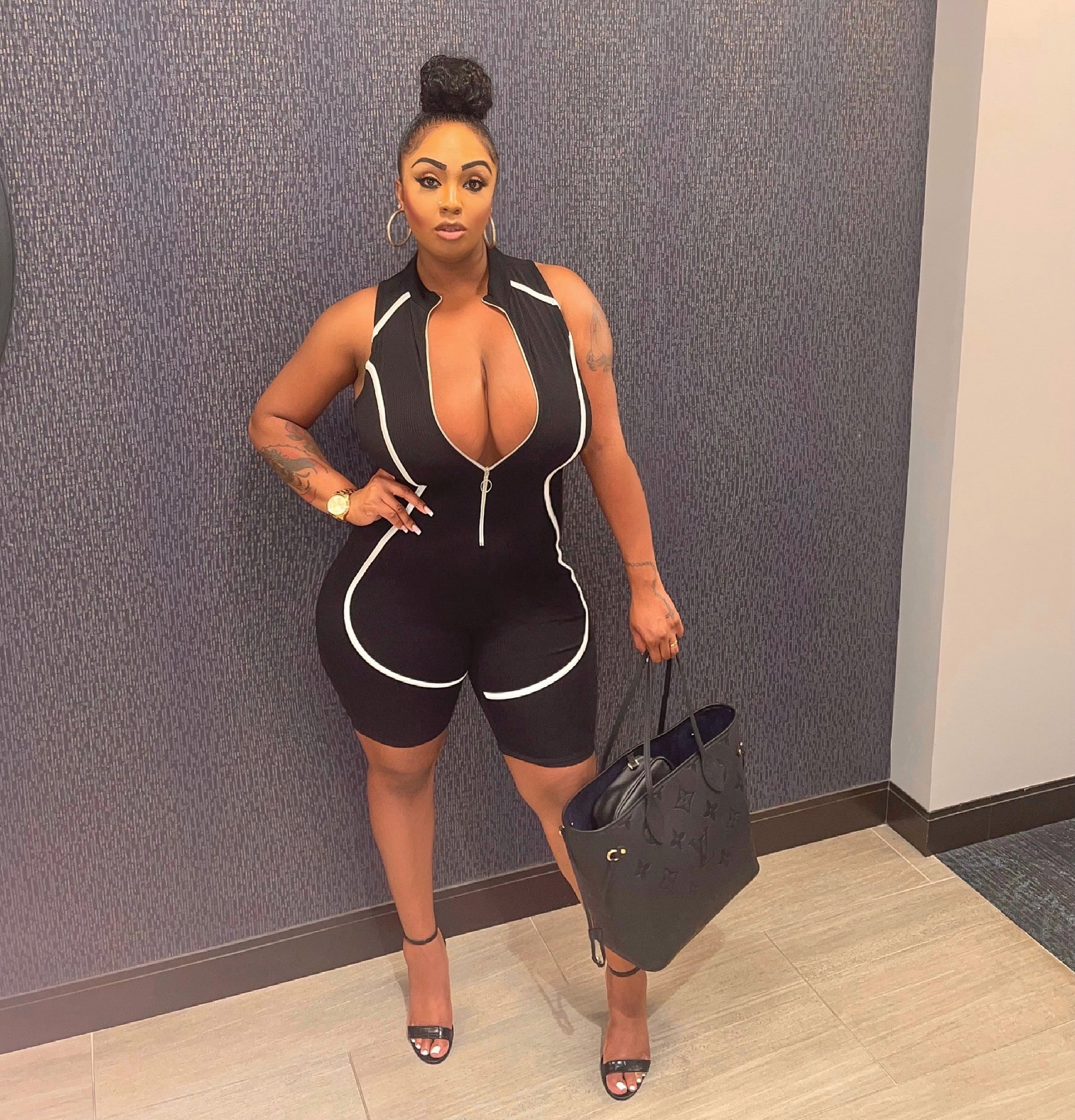 Layton Benton on Twitter: "Curves in all the right places 😋 https://t