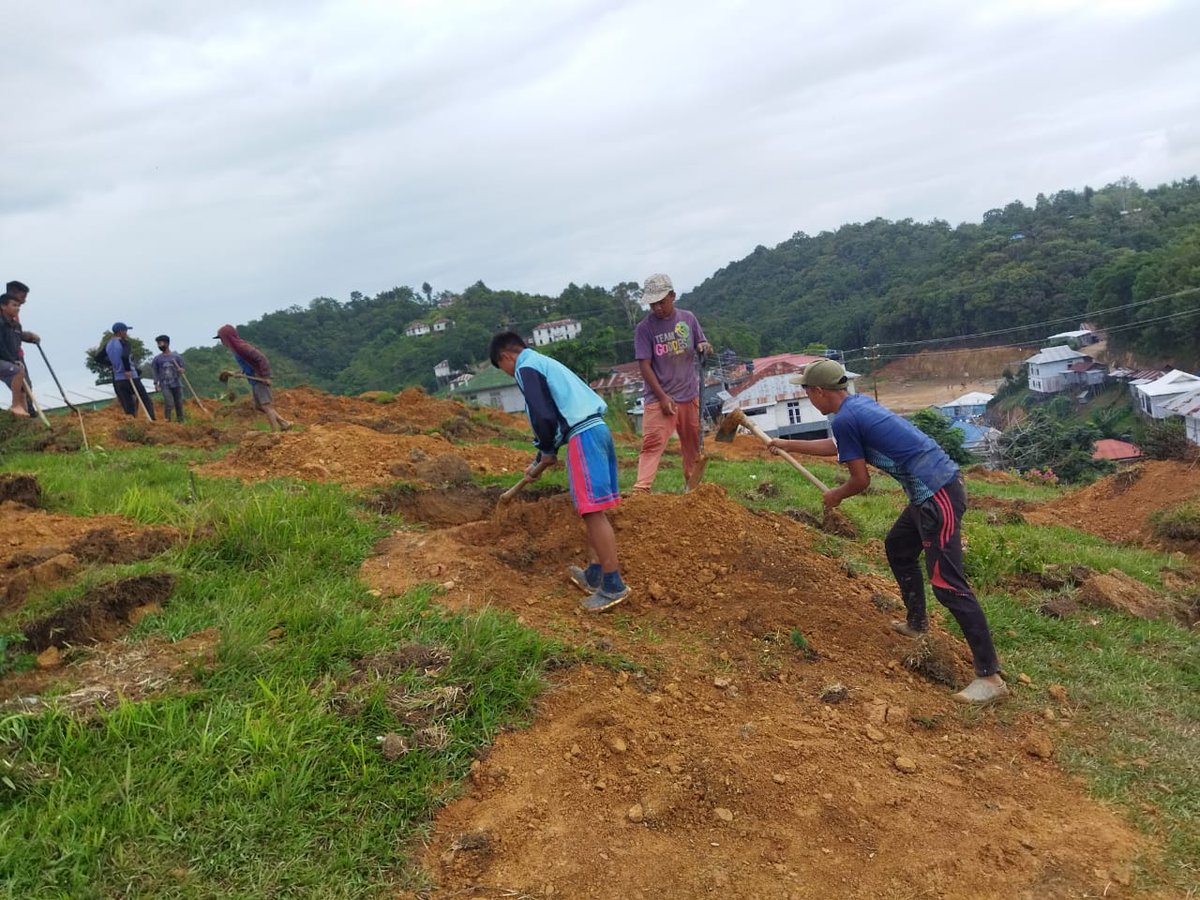 MizoRural's tweet photo. Construction of Staggered Contour Trench - Jal Shakti Abhiyaan - "Catch the rain" activities under Mahatma Gandhi NREGA at Vengthar, Champhai RD Block, Champhai District.

#Beforestage #Duringstage https://t.co/yEns4qs8Xt