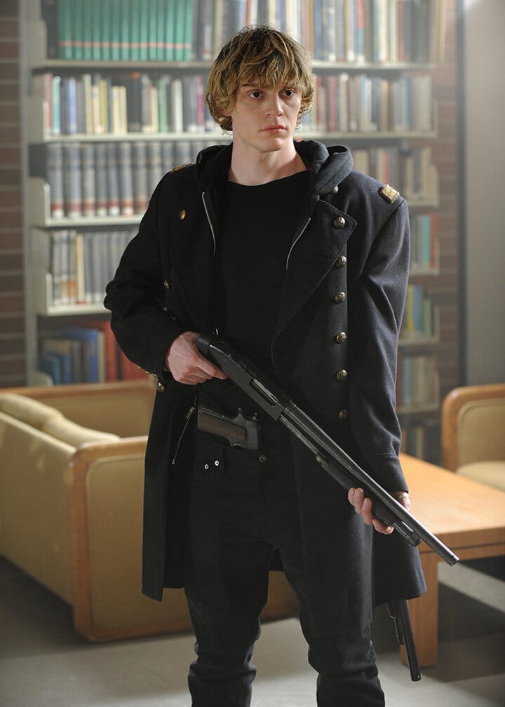 Conheça os requintes de crueldade do canibal Jeffrey Dahmer, interpretado em série por Evan Peters