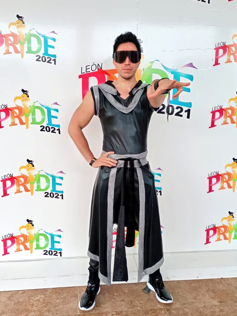 EivamOficial's tweet photo. Ayer en PRIDE LEÓN celebrando el atreverse a ser quién eres #ShareWithPride #EIVAM #abrakadabra https://t.co/EWcTzQ6Ouo