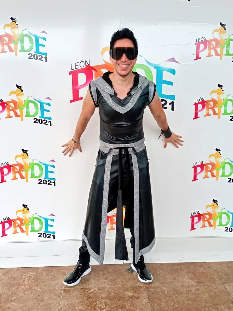 EivamOficial's tweet photo. Ayer en PRIDE LEÓN celebrando el atreverse a ser quién eres #ShareWithPride #EIVAM #abrakadabra https://t.co/EWcTzQ6Ouo