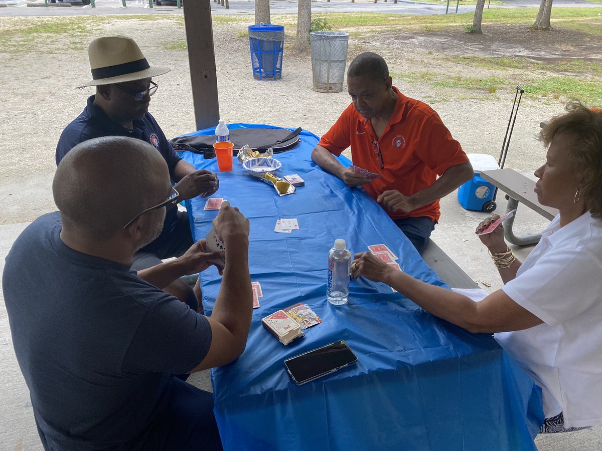 CCVSUAA's tweet photo. when @makolaabdullah shows up for the family cookout 🧡💙 >>> 

#VSU #VSUAlum #CCVSUAA https://t.co/WwI29Vr2Jl