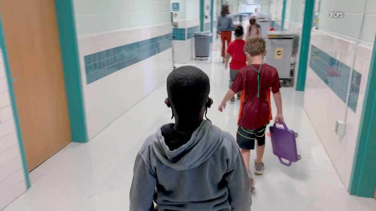 JessArnoldTV's tweet image. Some @fcpsnews parents are scrambling tonight after the district postponed some Extended School Year classes that were set to start tomorrow.

The district says it&apos;s because of a staffing shortage.

Parents&apos; frustrations &amp;amp; FCPS&apos; response on @wusa9 at 6:30.