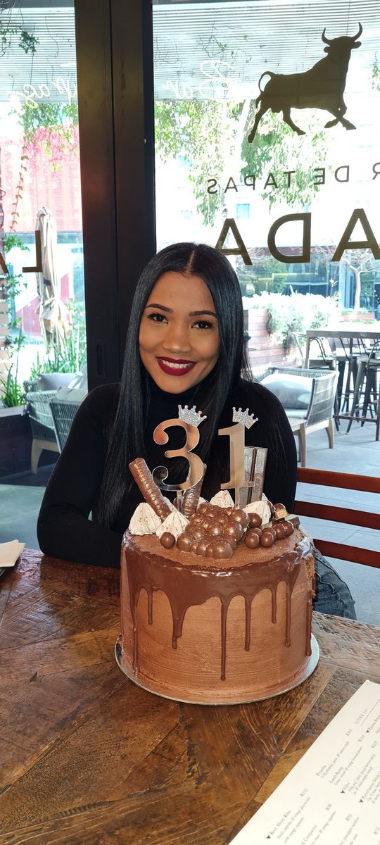 Cleotammy's tweet image. Starting to look my age right? HBD to me ❤