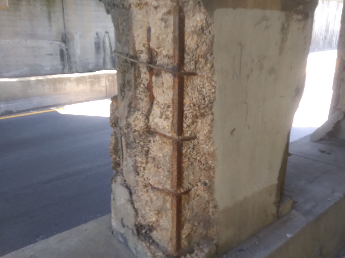 e_struggs's tweet photo. @4solver Been hearing a lot about an expensive new bridge in KC. What happens to something like this in Independence. Trains travel over this several times a day while cars are stopped below. https://t.co/7xPlygvnPc