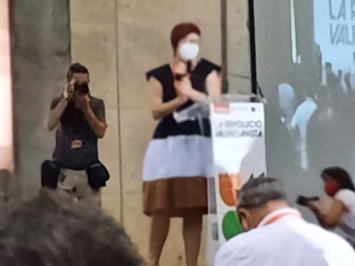 UGTPV's tweet photo. En el Congreso de El Bloc, donde @aguedamico revalida el liderazgo del ahora #MesCompromis. Enhorabuena!!!! https://t.co/NChDYhfjTs