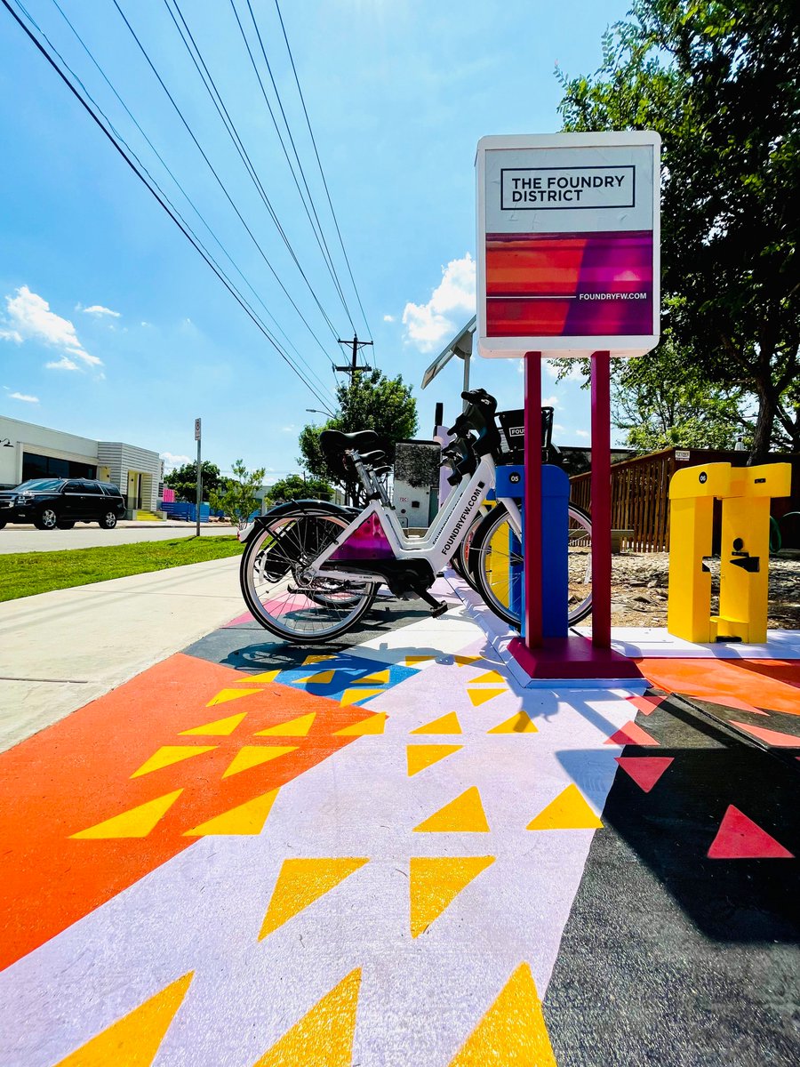 VisitFortWorth's tweet photo. Head to #InspirationAlley in the #FoundryDistrict to discover Texas’ largest outdoor art gallery.✨ Recently expanded, over 60 works are now on view alongside a special fleet of @fwbikesharing 🚲  available for citywide use.

 🎨 by: Katie Murray, Lauren Lewchuk &amp; Brennen Bechtol https://t.co/uy72pvdISf