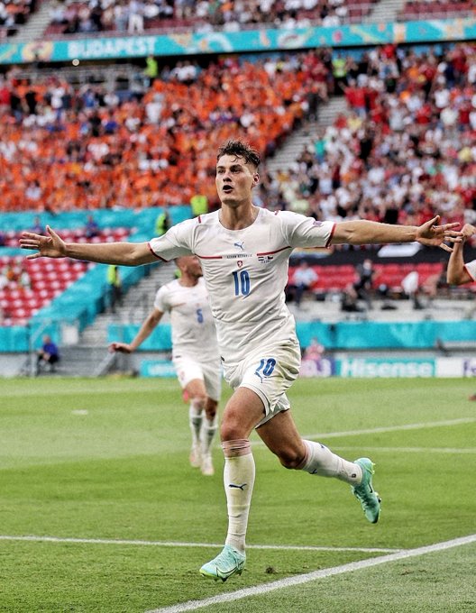 E46CgrSXwAE8sIz?format=jpg&name=small