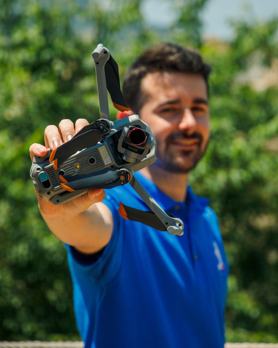 droneando1's tweet photo. ¿Y tú, rentabilizas tus drones?

12 FORMAS para ganar DINERO con tu DRON [FUNCIONA 😱]

https://t.co/Zlg00lAWqT 

#ganardinero #monetizar #drones 

#videotutorial, #videotutoriales, #cursodrones, #cursodedrones, #fotografiacondron, #fotografiaaerea, #fotografiaaérea https://t.co/M5Oj0vES19