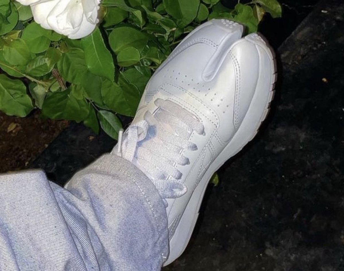 tervisscoot's tweet photo. UZI WHAT ARE THESE SHOES 😭😭😭😭@LILUZIVERT https://t.co/8LUH4ITU7d